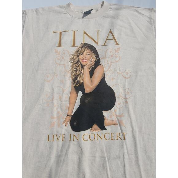 Tina Live In Concert Size XL Cotton T-Shirt Ivory Vintage Graphic - Picture 2 of 5